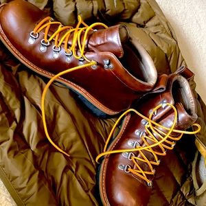 Pair of Eddie Bauer hiking boots. Excellent quality!